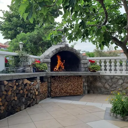 Apartmani Jozefina Omišalj Exterior foto