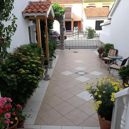 Apartmani Jozefina Omišalj Zimmer foto