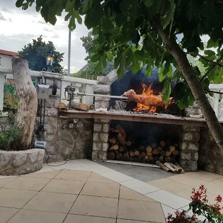Apartmani Jozefina Omišalj Exterior foto